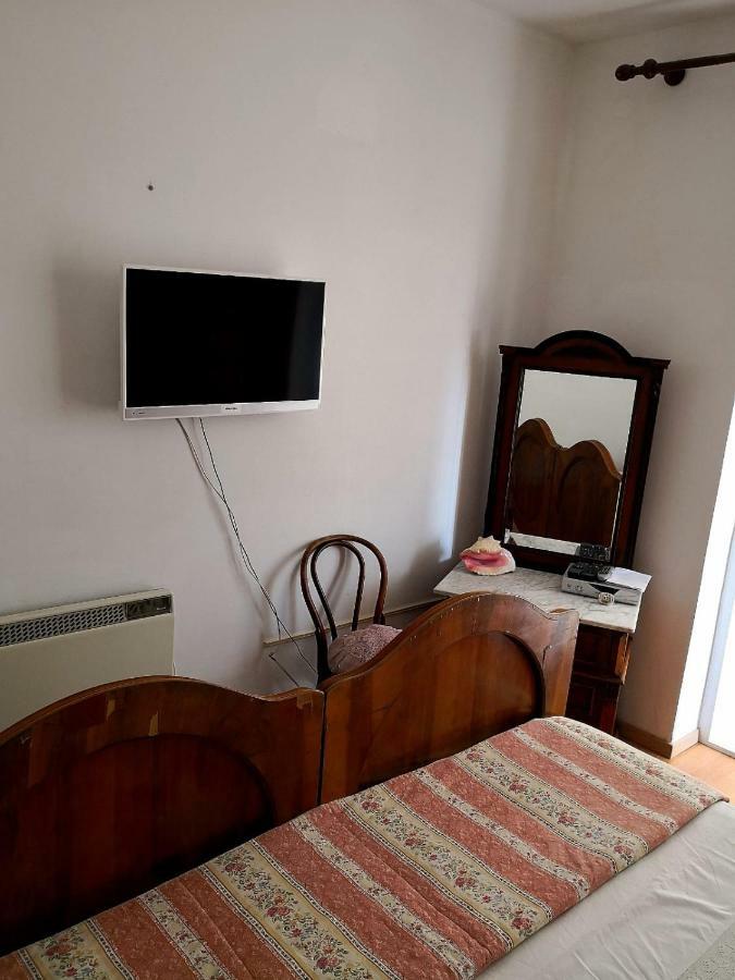 Apartment Milka Винерац Екстериор снимка